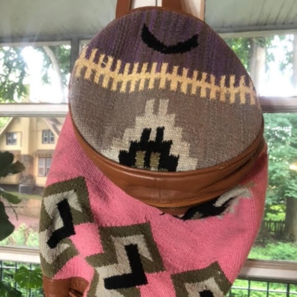 UO Kilim Crossbody Bucket Bag - Picture 4 of 7